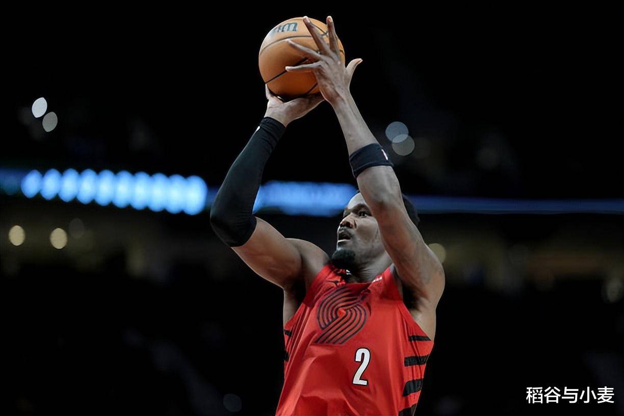 英雄联盟直播平台包含洛杉矶湖人迎CBA常规赛关键赛，今晨主帅复盘，气氛紧张，训练强度明显提升的词条