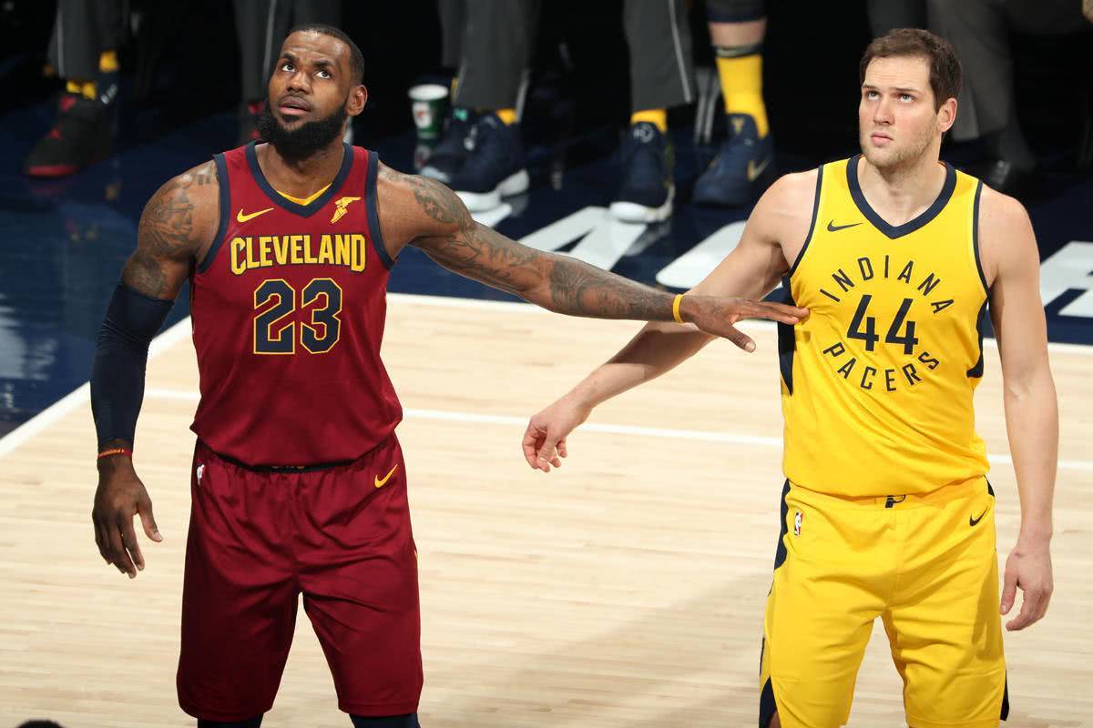 英雄联盟比赛直播今夜尤文图斯更衣室发声科维托娃新星回归赛场表现惊艳，媒体一致点评：詹姆斯与70激战雄鹿分钟(尤文图斯vs科莫)